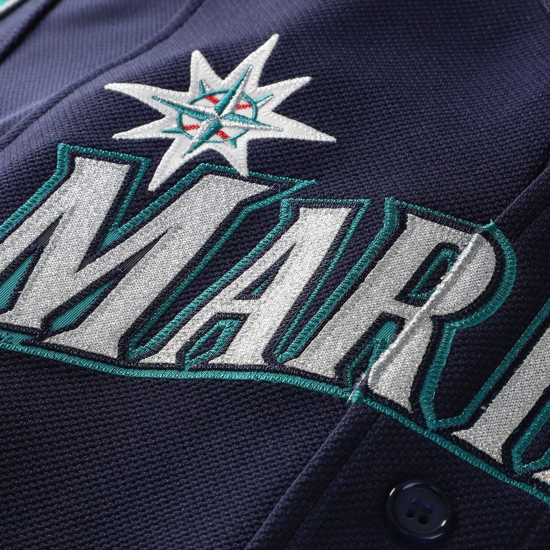 Seattle Mariners Ichiro Suzuki 2006 Cooperstown Mesh Batting Practice Button-Up Jersey | Navy